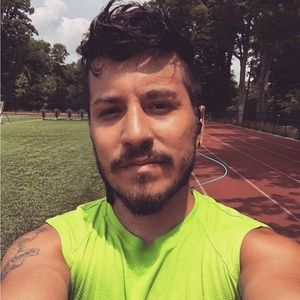 Meet your Posher, Cesar